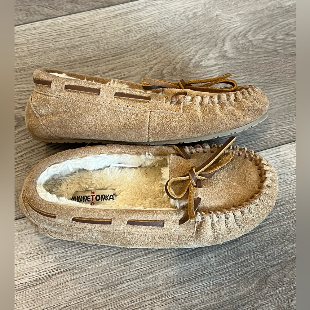 Minnetonka Kids’ Cassie Moccasin Slipper - Picture 5 of 10